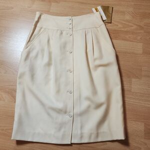 Vintage Liz Claiborne Pure Wool Cream Pleat Button Skirt Size 8 (Modern Small)